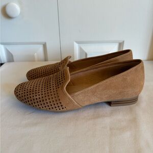 CROWN VINTAGE Camel Suede Perforated Flats 6.5